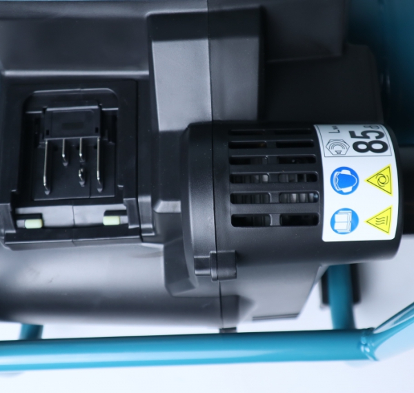 Máy nén khí dùng pin 40Vmax XGT Makita AC001GZ (Chưa Pin & Sạc)